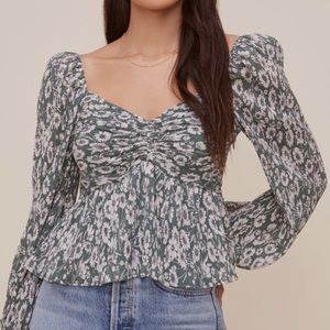 NWOT ASTR the Label sweetheart long sleeve top